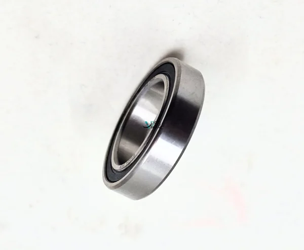Ball bearing lens clamp M24